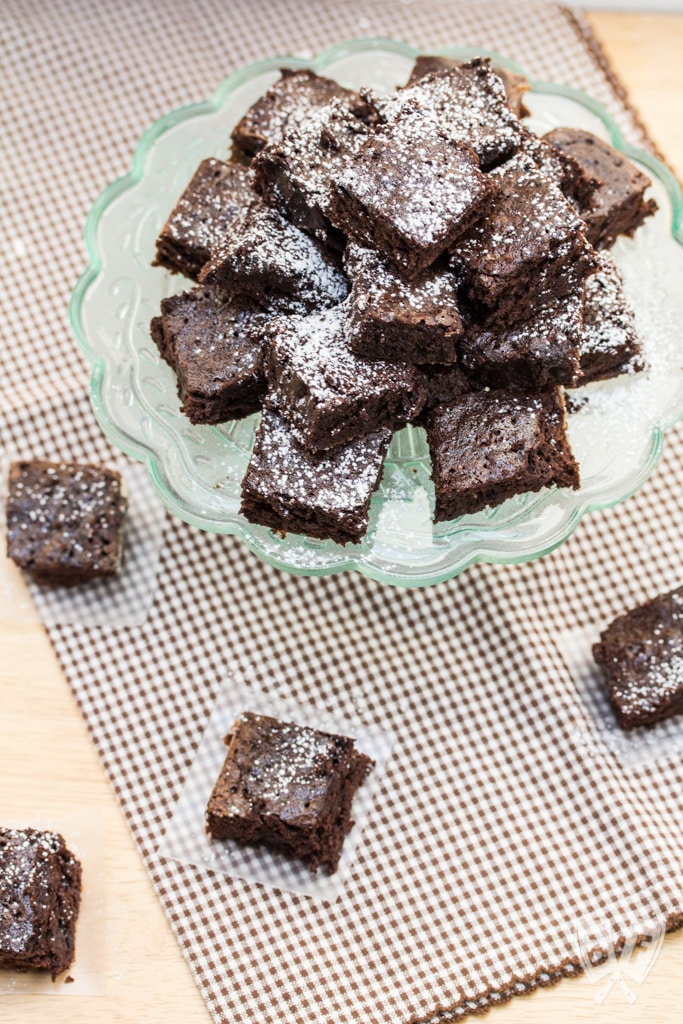 Mini powdered brownies